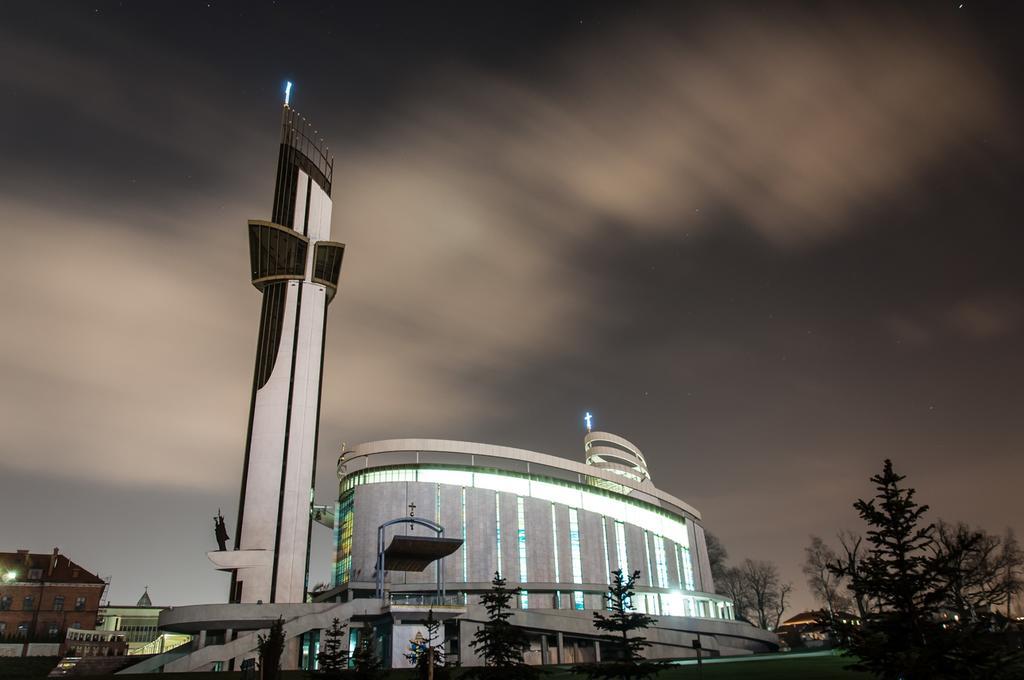Hotel Lorenzo Krakow Ngoại thất bức ảnh